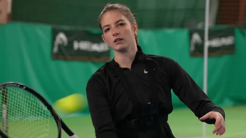 Le tennis plus fort que le handicap, elle rêve d’un Roland-Garros pour sourds et malentendants, “c’est une fierté de jouer pour la France”