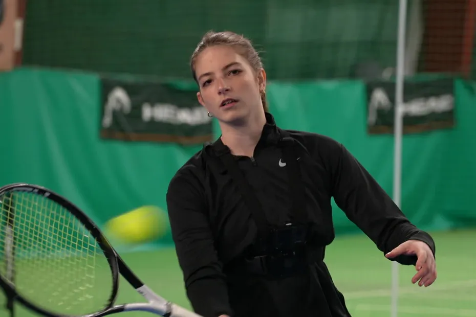 Le tennis plus fort que le handicap, elle rêve d’un Roland-Garros pour sourds et malentendants, “c’est une fierté de jouer pour la France”