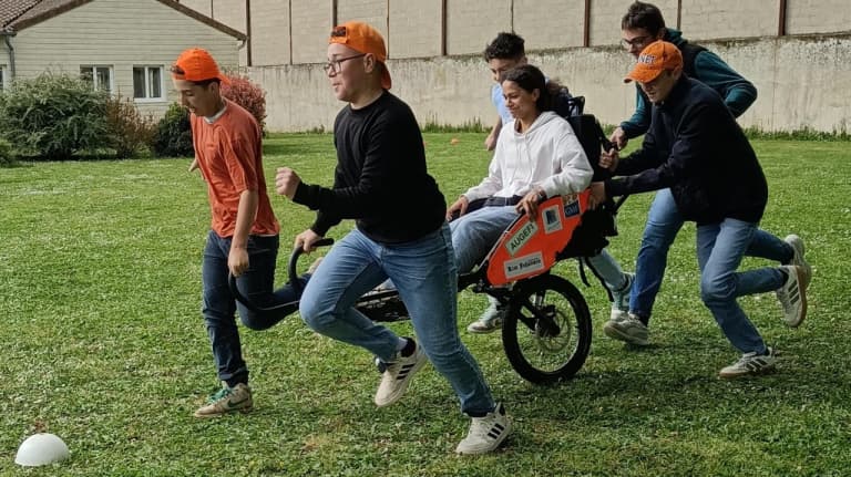 Civray : des élèves vivent une journée tournée vers le handicap