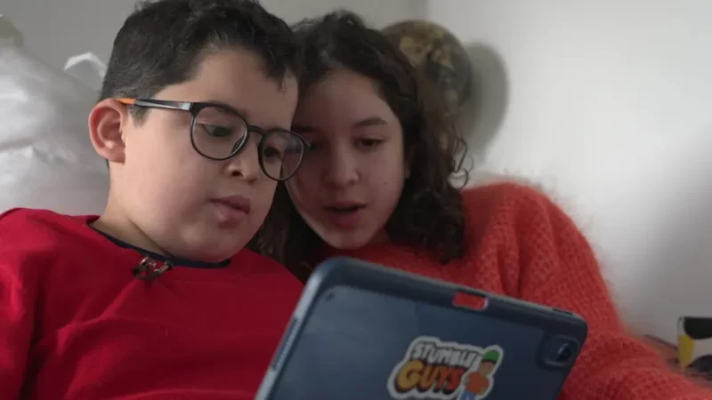 “Le personnage en fauteuil roulant a eu énormément de succès” : âgé de 9 ans et handicapé, Fayçal obtient son avatar dans son jeu vidéo préféré