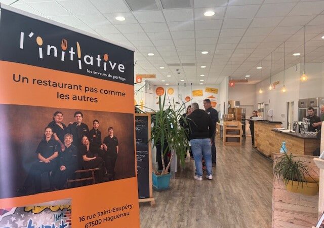 Dans ce restaurant, des travailleurs handicapés sont aux fourneaux et en salle